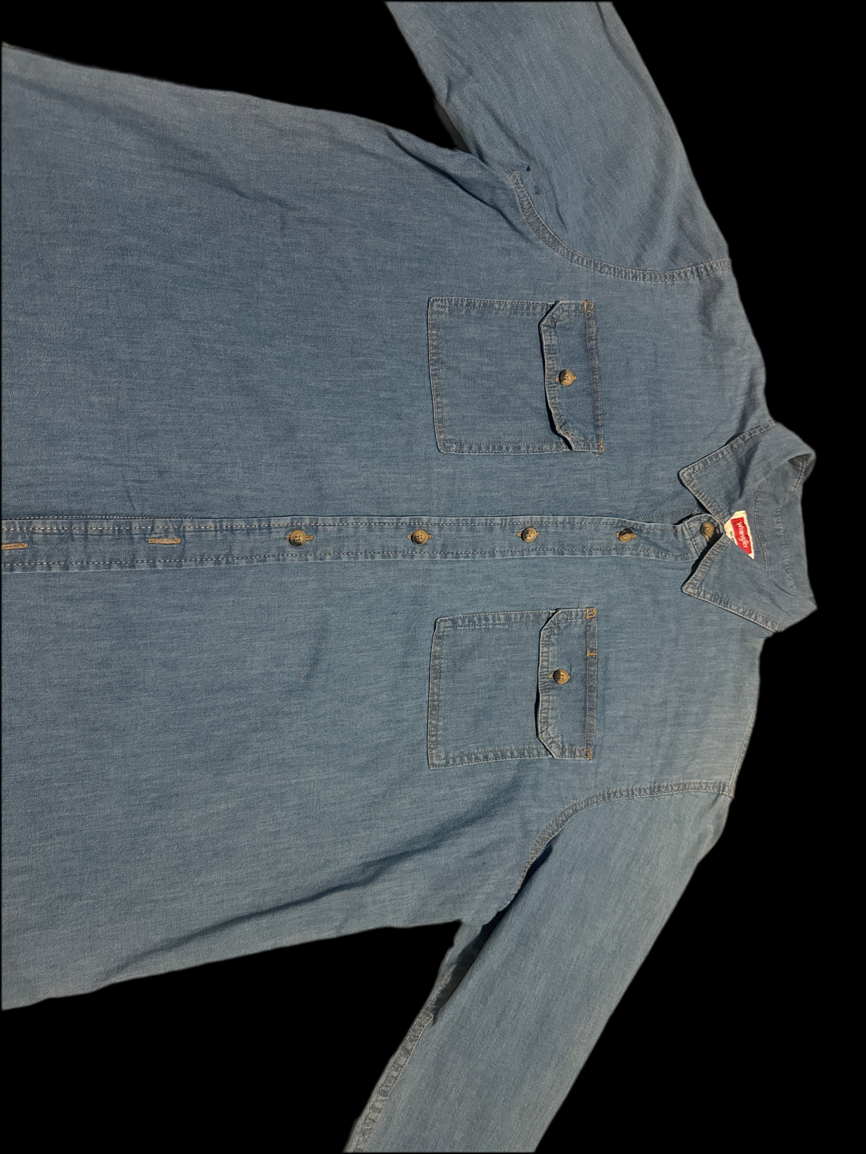 Men Wrangler long sleeve button up shirt